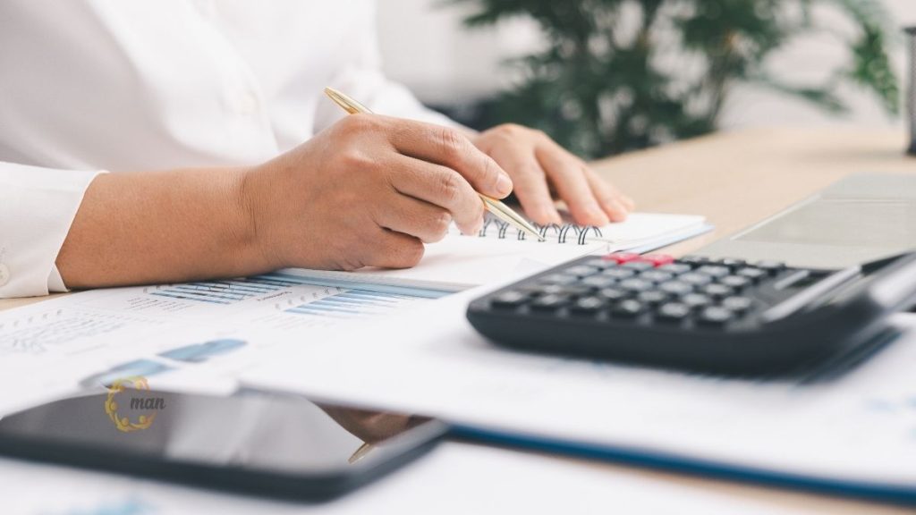 Thực hiện bút toán điều chỉnh và khóa sổ chuẩn Thông tư 99/2025/TT-BTC