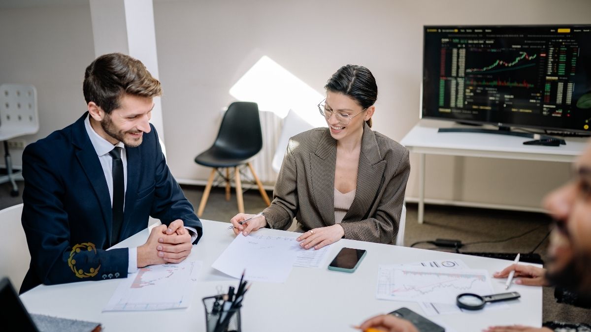 Những doanh nghiệp nên thuê kế toán ngoài